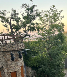 Blick auf Turm im Bergtheater Thale