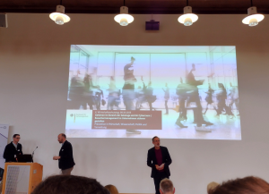 Moderator Michael Götschenberg und Vortrag BfV; Foto: HS Harz | Marlies Gollnick